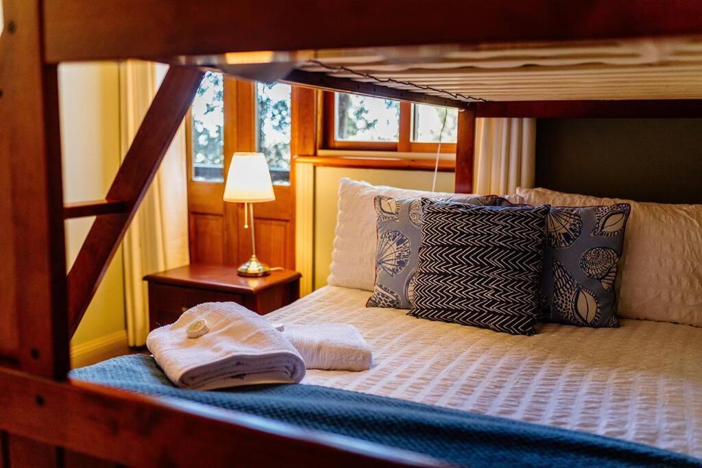 The Black Cockatoo - Secret Garden Treetops Home Katoomba Extérieur photo